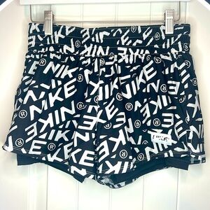 EUC Nike Women’s shorts - Small